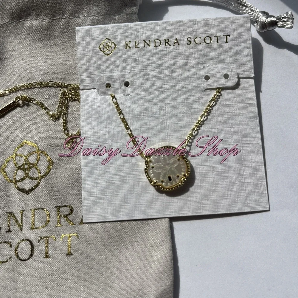 ✨Kendra Scott Sand Dollar Gold Pendant Necklace In Natural Mother of Pearl New✨